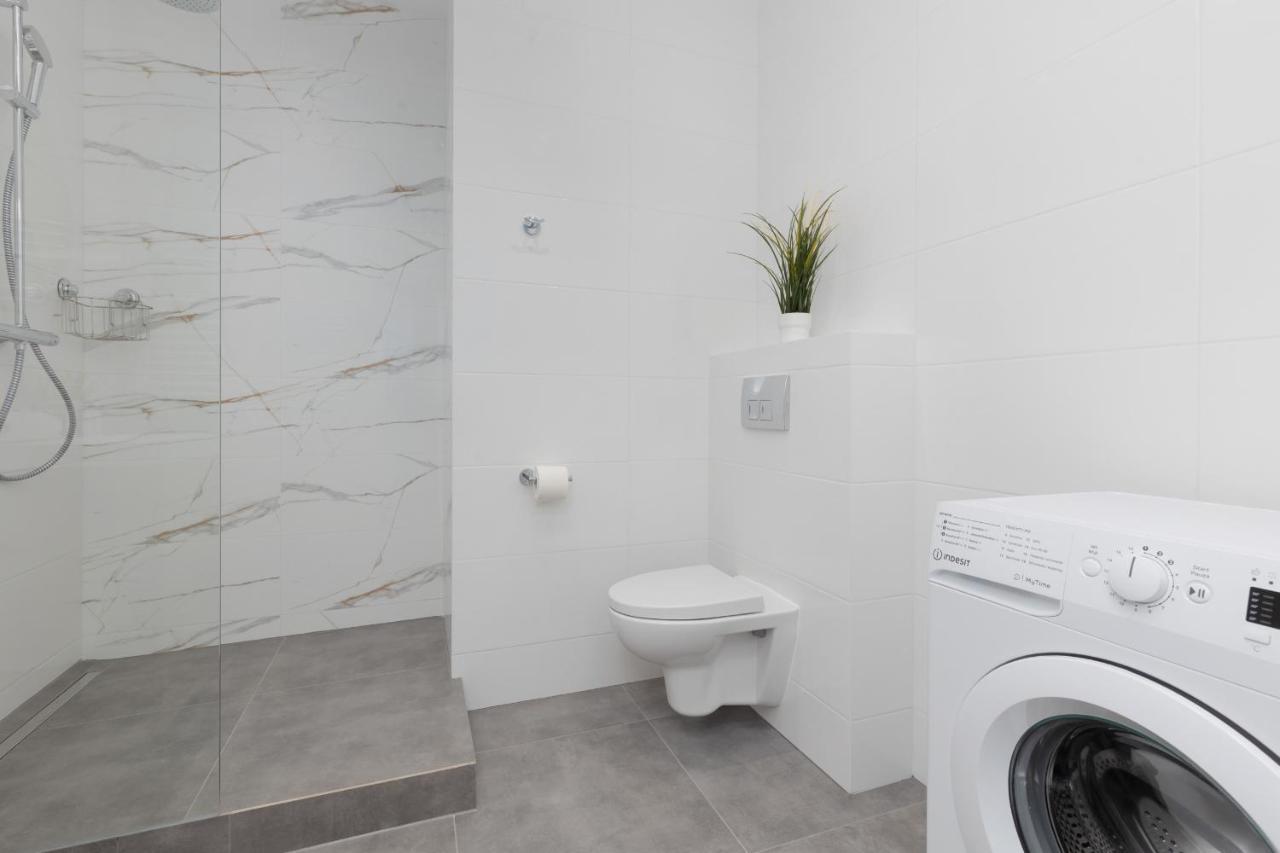 Ursus Sunny Studio For 4 Guests With Parking & Balcony By Noclegi Renters Warsaw Exterior photo